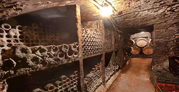 酒窖為什么容易發霉？酒窖發霉了里面的酒還能喝嗎？