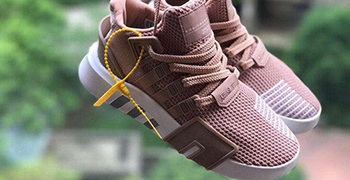 鞋子有霉味？霉博士教你如何快速去除鞋子霉味！