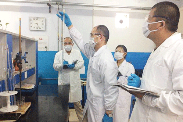 研究專家記錄除霉產品成果